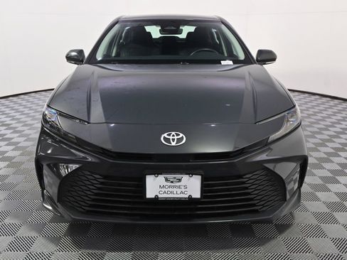Used 2025 Toyota Camry LE w/ Convenience Package image 10