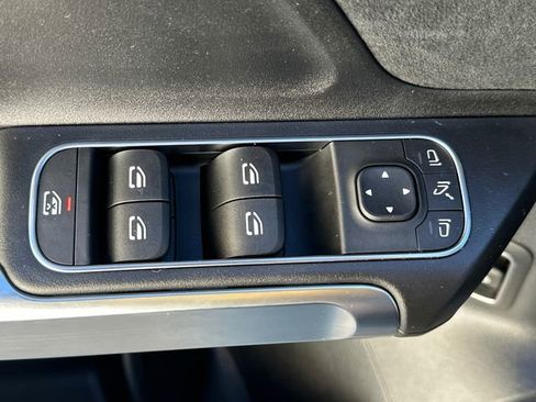 Used 2025 Mercedes-Benz GLB 35 AMG 4MATIC image 29