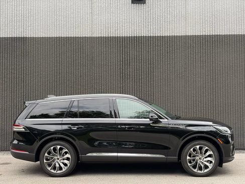 New 2026 Lincoln Aviator AWD image 8