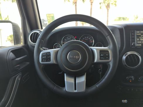 Used 2016 Jeep Wrangler Rubicon AWD/4WD image 25