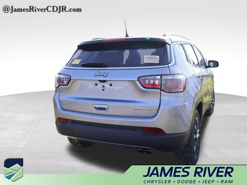 Used 2022 Jeep Compass Limited AWD/4WD image 16