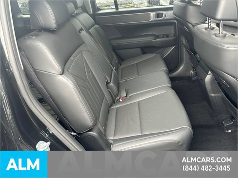 Used 2025 Hyundai Santa Fe SEL FWD image 17
