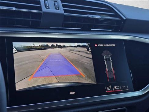 New 2025 Audi Q3 2.0T Premium image 25