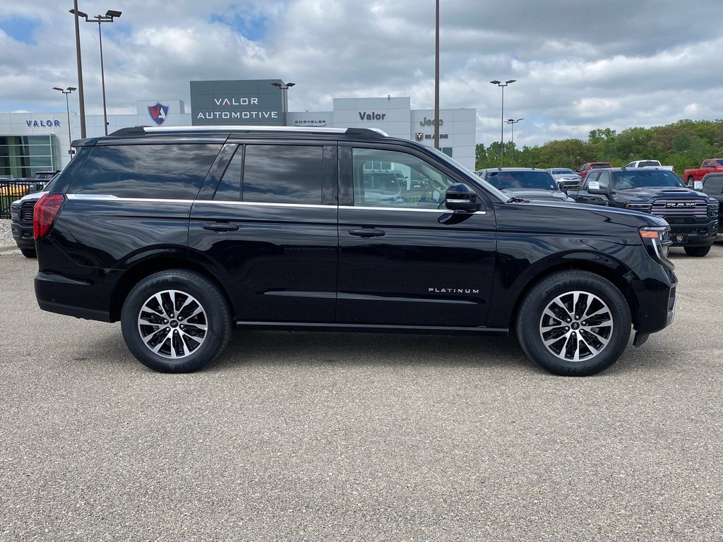 Used 2025 Ford Expedition Platinum AWD/4WD image 7
