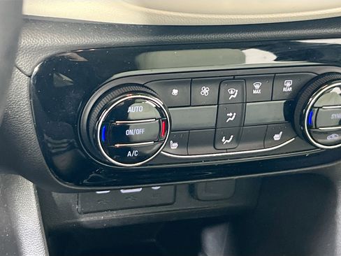 Used 2021 Buick Encore GX Select w/ Experience Buick Package image 19