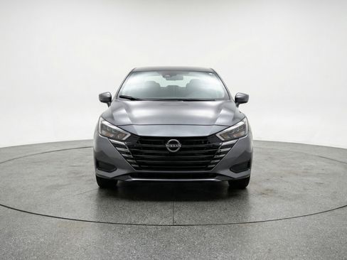 Used 2025 Nissan Versa SV image 2