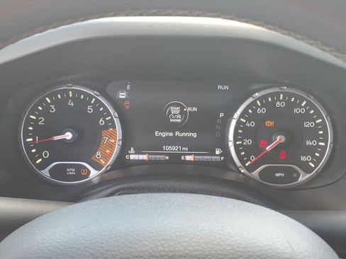 Used 2021 Jeep Renegade Latitude FWD image 11