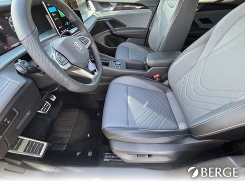 New 2026 Volkswagen Tiguan SE R-Line image 17