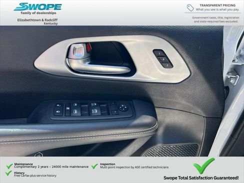 Certified 2024 Chrysler Pacifica Limited FWD image 15