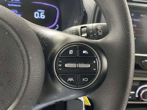 Used 2023 Kia Soul LX w/ LX Technology Package FWD image 23
