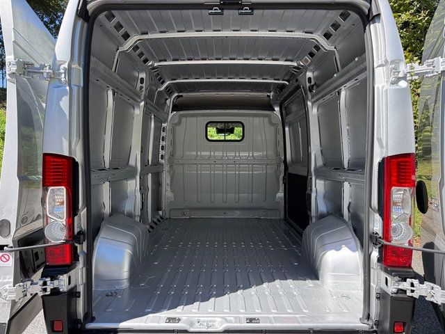 Used 2026 RAM ProMaster 1500 w/ Safety Group FWD image 9