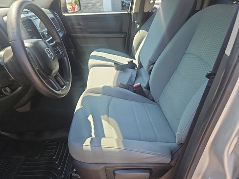Used 2017 RAM 1500 Express AWD/4WD image 12