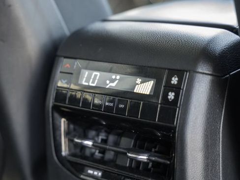 Used 2023 Jeep Grand Cherokee L Laredo AWD/4WD image 38