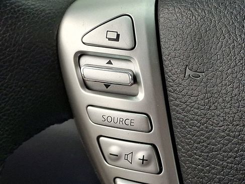 Used 2015 Nissan Versa Note SV FWD image 19