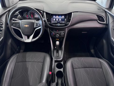 Certified 2022 Chevrolet Trax LT w/ LT Convenience Package AWD/4WD image 11