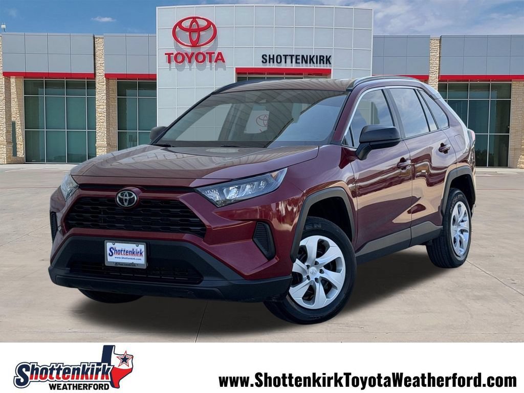 Used 2020 Toyota RAV4 LE FWD image 1