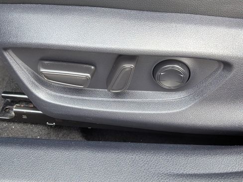 Used 2025 Toyota Camry SE FWD image 18