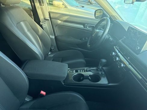 Used 2025 Honda Civic Sport image 4