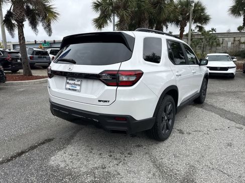 New 2026 Honda Pilot Sport image 6