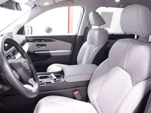 Certified 2025 Honda Pilot EX-L image 15