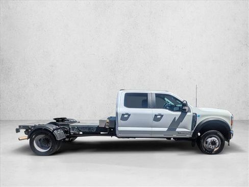 Used 2025 Ford F550 4x4 Crew Cab Super Duty image 4