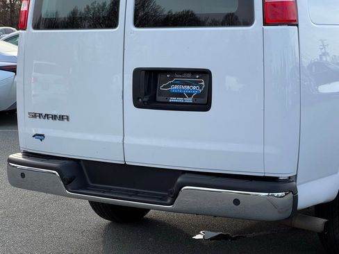 Used 2022 Chevrolet Express 2500 w/ Driver Convenience Package image 31
