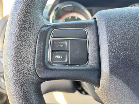 Used 2019 Dodge Grand Caravan SE image 17