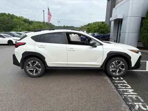 Used 2024 Subaru Crosstrek 2.0i Premium AWD/4WD image 4