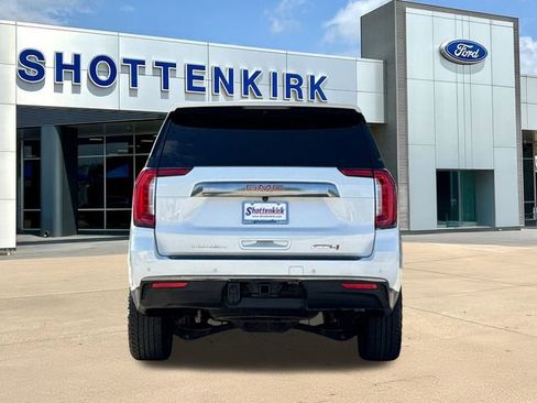 Used 2024 GMC Yukon AT4 w/ AT4 Premium Package AWD/4WD image 7