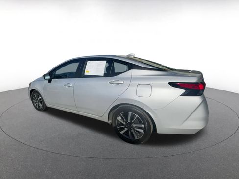 Used 2025 Nissan Versa SV image 10