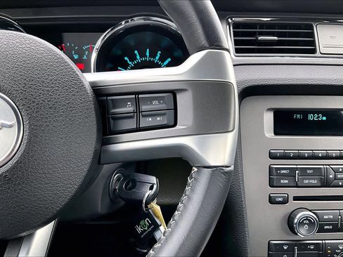 Used 2013 Ford Mustang GT image 24