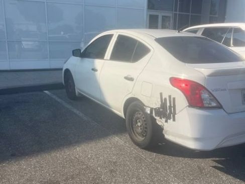 Used 2016 Nissan Versa S Plus FWD image 5