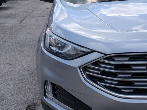 Used 2021 Ford Edge SEL AWD/4WD image 9