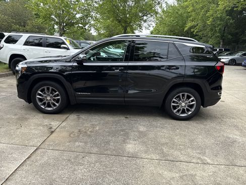 Used 2023 GMC Terrain SLT AWD/4WD image 4