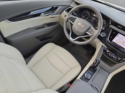 Certified 2025 Cadillac XT6 Premium Luxury image 19