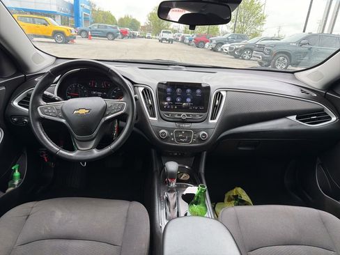 Used 2022 Chevrolet Malibu RS FWD image 5