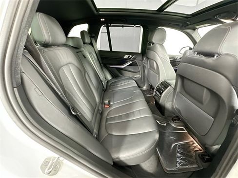 Used 2022 BMW X5 xDrive40i w/ Premium Essential Package image 27