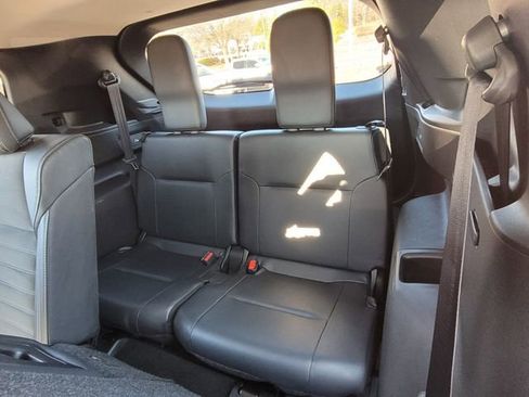 Used 2024 Mitsubishi Outlander SE image 16