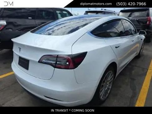 Used 2020 Tesla Model 3 Standard Range RWD image 4