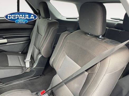Used 2023 Ford Explorer XLT AWD/4WD image 17