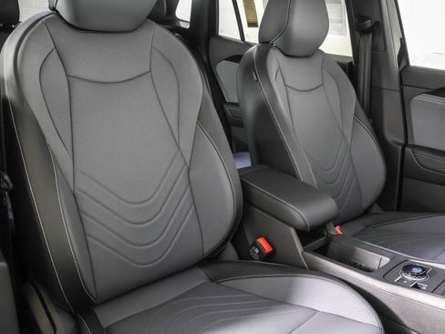 New 2026 Volkswagen Tiguan SE R-Line AWD/4WD image 45