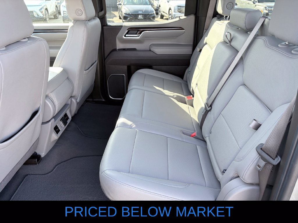 Used 2025 GMC Sierra 1500 SLT AWD/4WD image 7