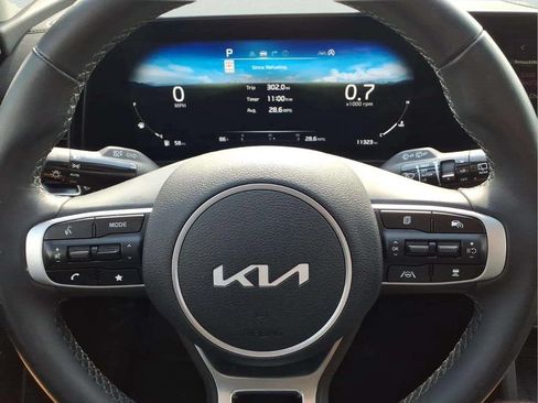 Used 2025 Kia Sportage SX FWD image 14