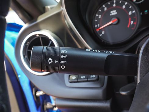 Used 2018 Chevrolet Camaro SS RWD image 25