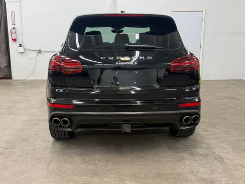 Used 2016 Porsche Cayenne S AWD/4WD image 5