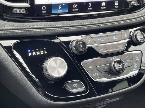 New 2026 Chrysler Pacifica Select FWD image 42