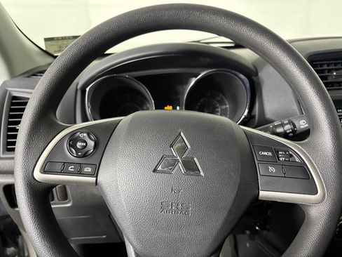 Used 2025 Mitsubishi Outlander Sport ES AWD/4WD image 13