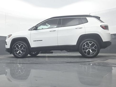 Used 2025 Jeep Compass Limited AWD/4WD image 30