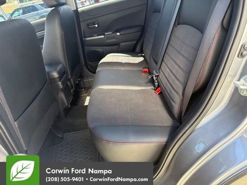 Used 2022 Mitsubishi Outlander Sport SE AWD/4WD image 9