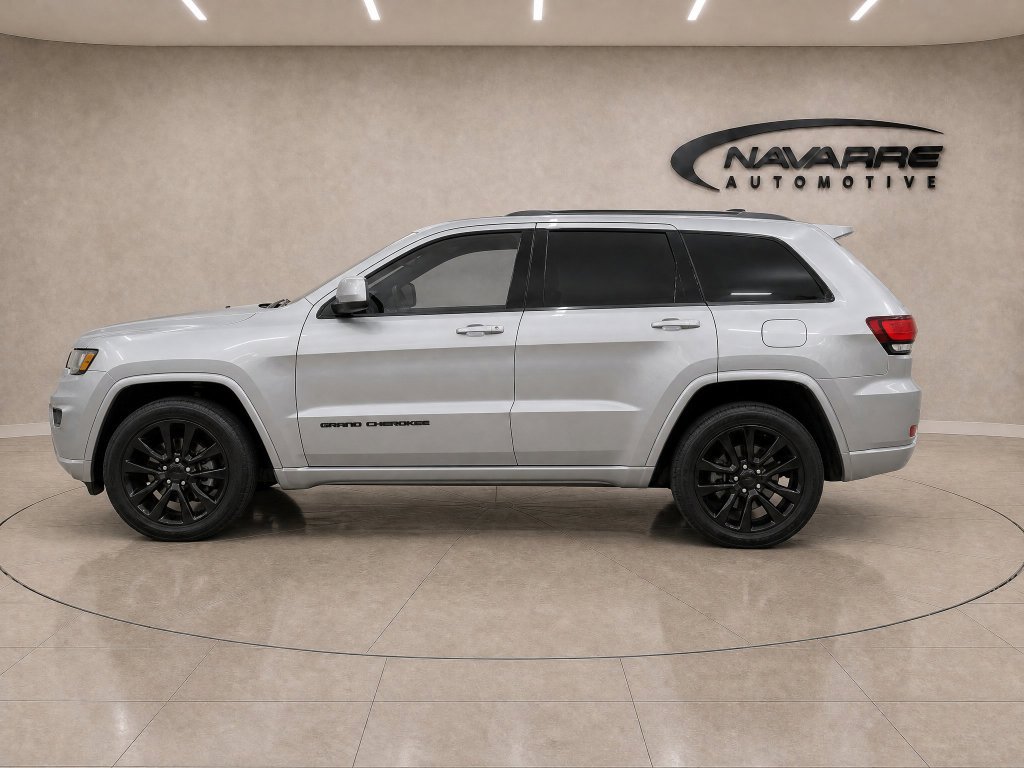 Used 2020 Jeep Grand Cherokee Altitude AWD/4WD image 4